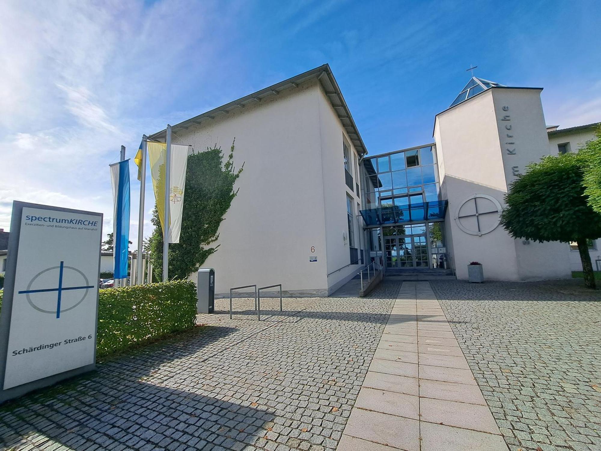 Spectrum Kirche Exerzitien-Und Bildungshaus Auf Mariahilf パッサウ エクステリア 写真