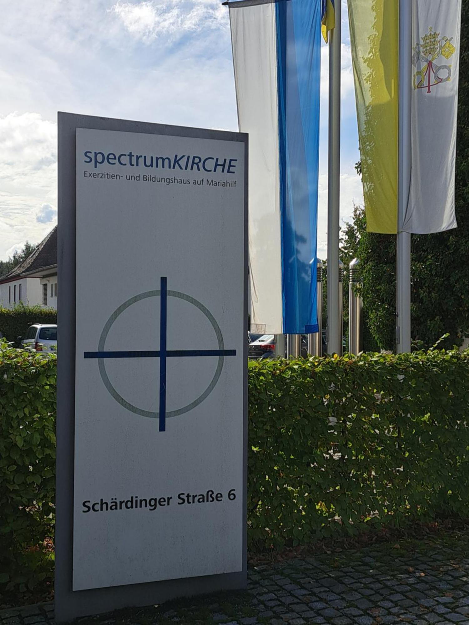 Spectrum Kirche Exerzitien-Und Bildungshaus Auf Mariahilf パッサウ エクステリア 写真